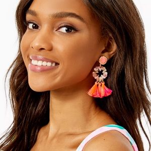 NWT- Lilly Pulitzer Shade seeker earring.
